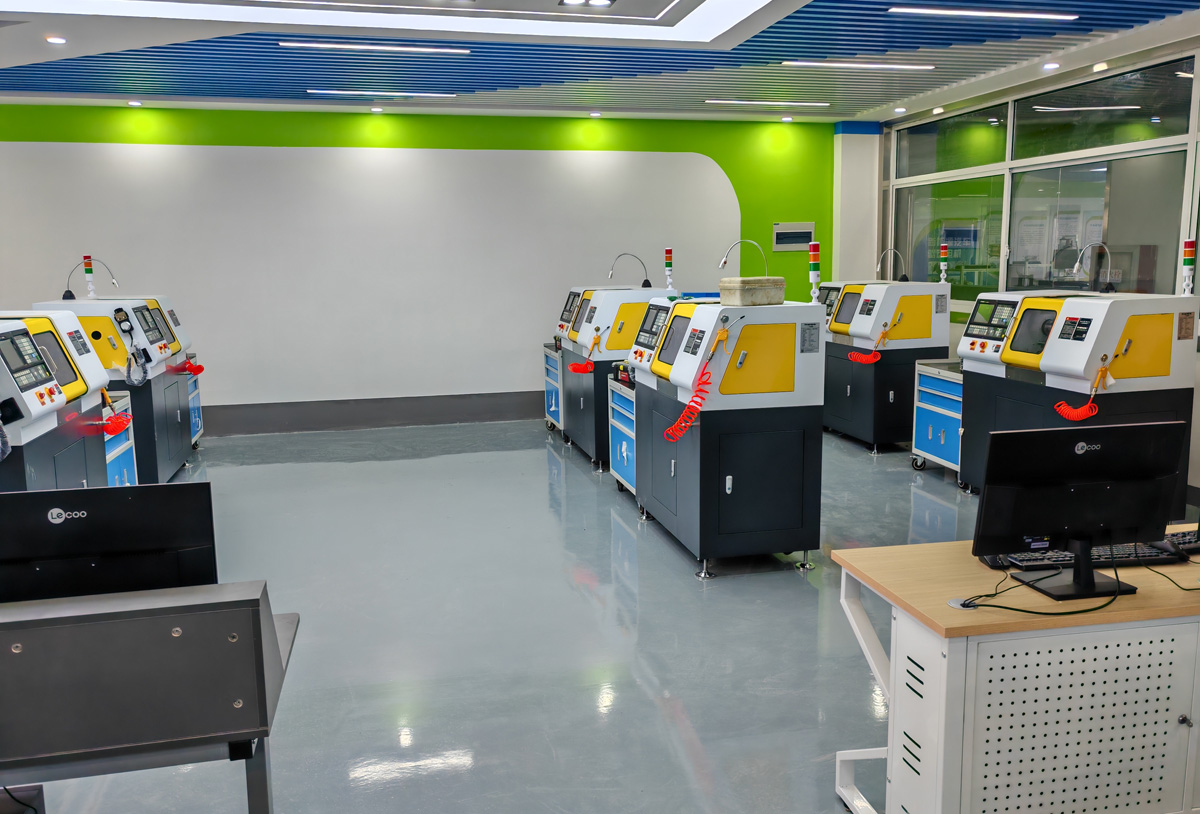 小型數(shù)控車床理實(shí)一體化實(shí)訓(xùn)室